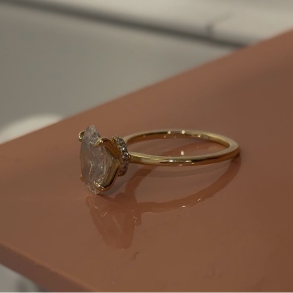 Gold Oval Diamond Women's Ring - Picture 5 of 5